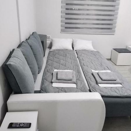 Apartmani Pinokio Ni Extérieur photo