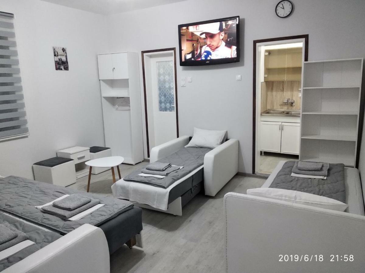 Apartmani Pinokio Ni Extérieur photo